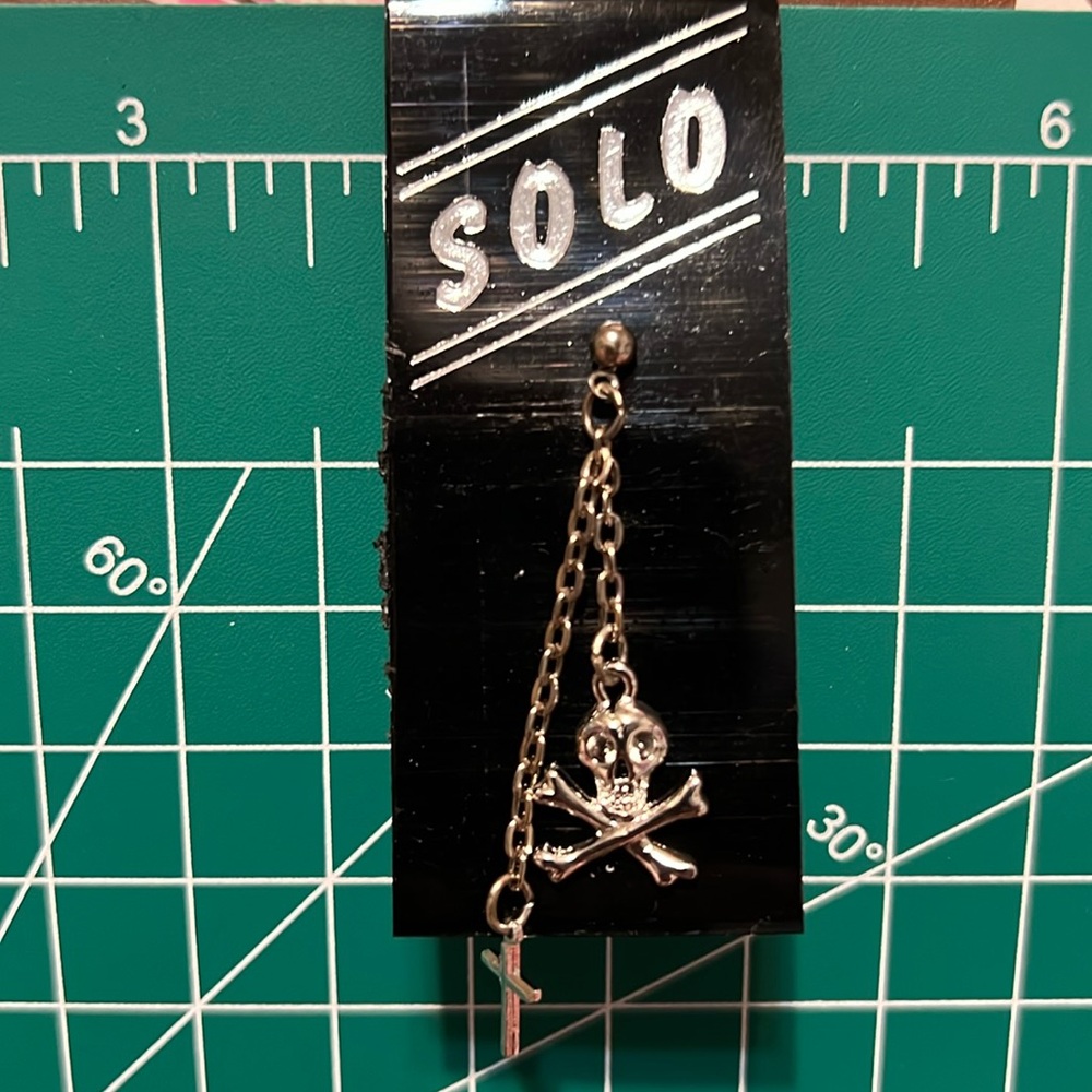 NOS Vintage SOLO Silver Tone Skull/Cross Bones & Cross Dangle Chain Earring